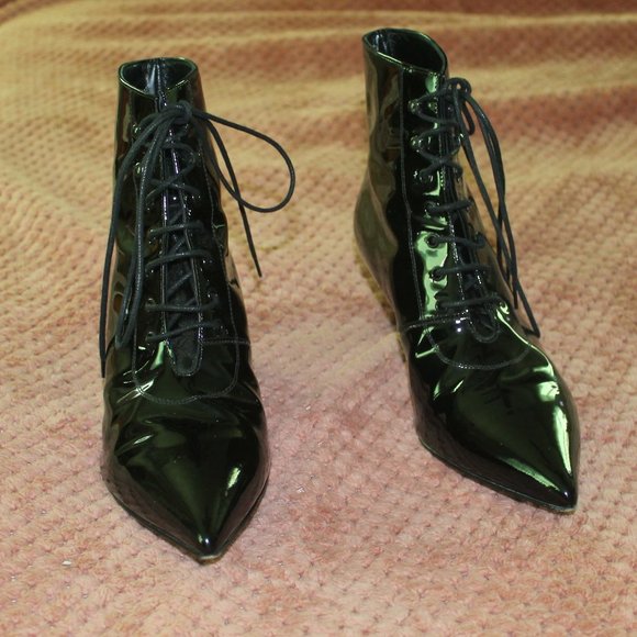 SAINT LAURENT KITTEN HEEL LACE-UP ANKLE CAT BOOT. - Picture 3 of 8